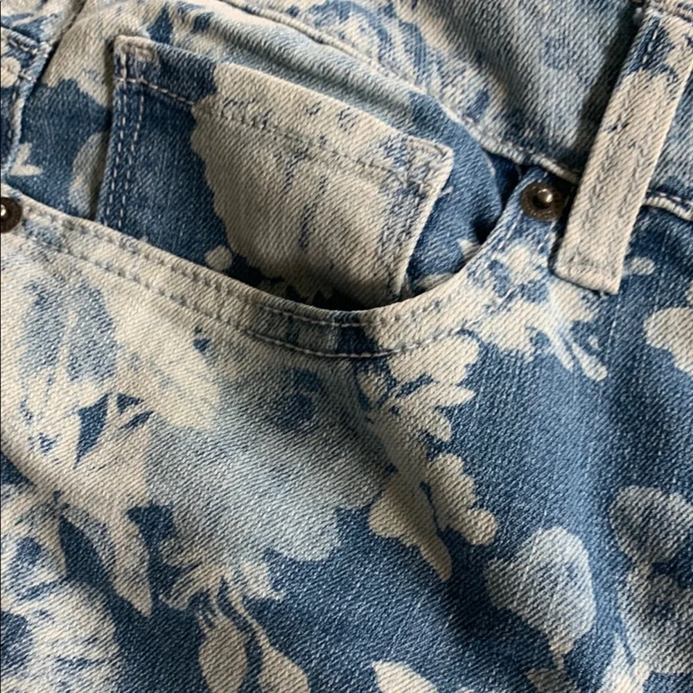 Faded Glory Floral Blue Jeans - Picture 6 of 7